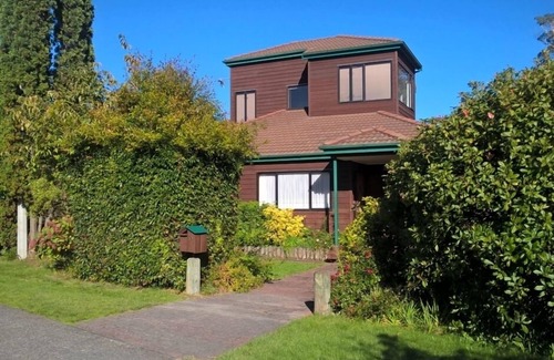 Havelock North Casa | Casa familiar grande de varios pisos cerca del pueblo.