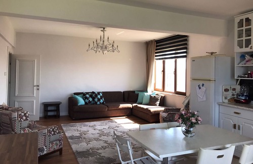 Bafra Apartamento | Large New Apartment in a Big Garden Family Friendly
