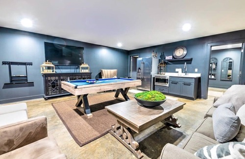 Berry Hill Casa | Large New Luxury Home! Rooftop Views w/Hot Tub!