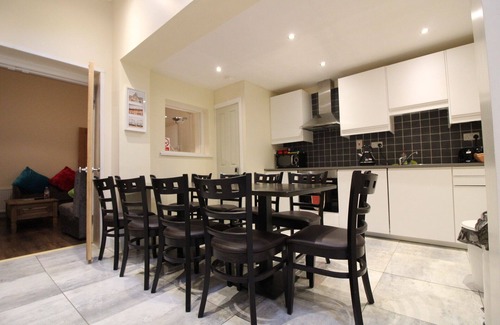 Queens Quarter Casa | Gran casa de nueva Reformado, 13 Sleep, WIFI instalado profesionalmente