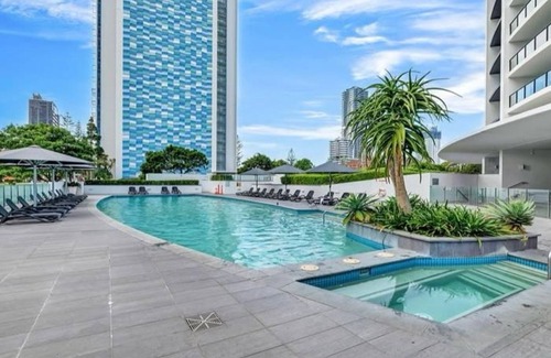 Broadbeach Apartamento | Large Ocean Views 4BR Sub-Penthouse - Sierra Grand - CoastHM