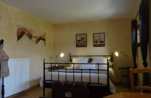 Labeaume Casa | LARGE OLD HOUSE, CHARM AND CHARACTER, IN COUNTRY STONES! Classified 4****