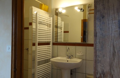 Labeaume Casa | LARGE OLD HOUSE, CHARM AND CHARACTER, IN COUNTRY STONES! Classified 4****