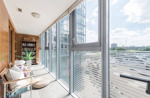 St. Mary's Park Apartamento | Large One Bed Riverside Apartment in Battersea