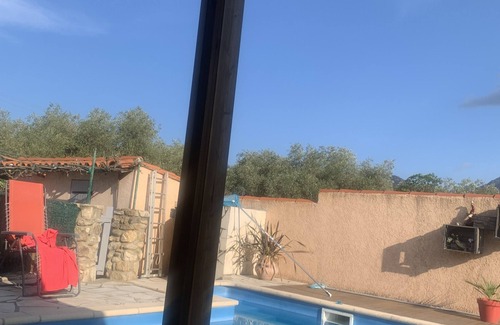Saint-Andre Apartamento | Large one roomed cottage close to Mediterranean with pool