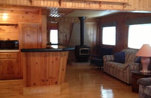The Bluff Cabaña | Large Pine Cottage - Parlee Beach, New Brunswick