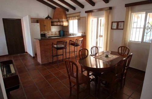 Conil de la Frontera Casa | Gran piscina, terraza y jardín, ambiente andaluz, mosquitera - Casa Pradillo -