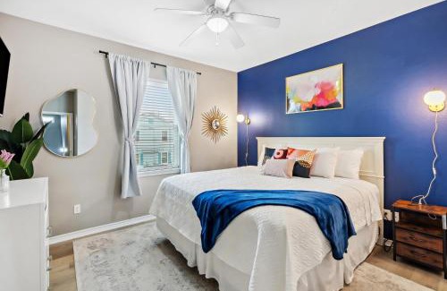 Corpus Christi Casa | Large Pool, Near the Beach, 5 Bedroom, Pet-Friendly, Patio, Grill