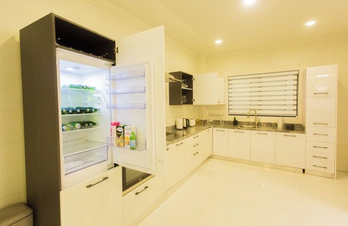 Kumasi Apartamento | Large Premium 3 Bedroom Serv. Apartment @ Fairview-Kumasi