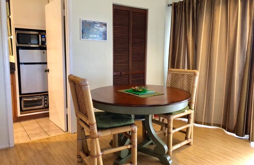 Enchanted Lake Apartamento | Large & Private 1B/1B studio, fixed rate, 30-day lease, short term available.