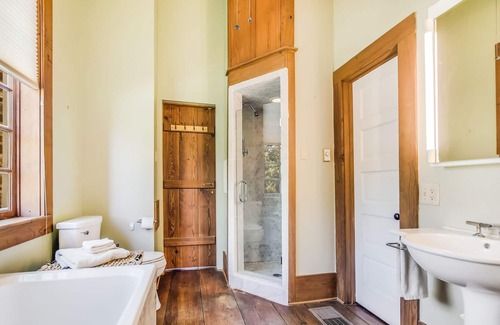 Brenham Casa | Large, private country home located near Round Top, Texas.