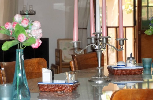 Serrekunda Cama Y Desayuno | Amplia habitación familiar privada en B & B Villa Calliandra