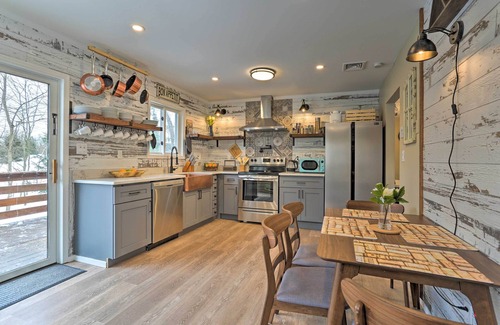 Bartonsville Casa | Large Private Rustic Retreat w/hot tub, fire pit, game room