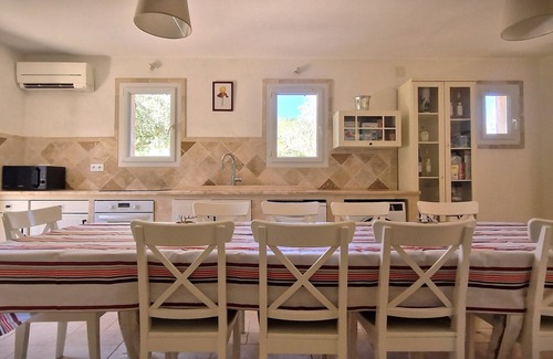 Cuers Otro | Large property in Provence, close to all amenities, with swimming pool,