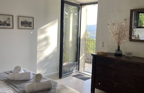 Apt Otro | Large Provencal Bastide in the heart of the Luberon, panoramic view.