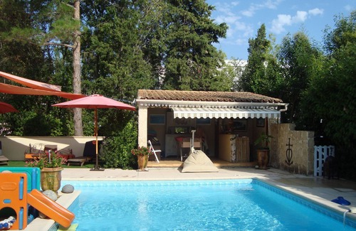 Hopitaux-Facultes Casa | Large quiet house with garden and swimming pool, near city center (12 ')