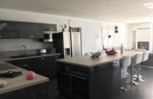 Biscarrosse Villa | Villa grande y tranquila con piscina climatizada, jacuzzi y gimnasio / 10 personas