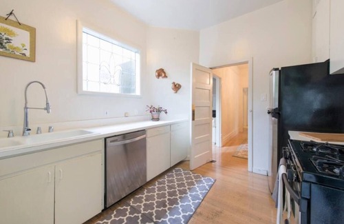 Russian Hill Apartamento | LARGE Quintessential SF Russian Hill 2BR Apt