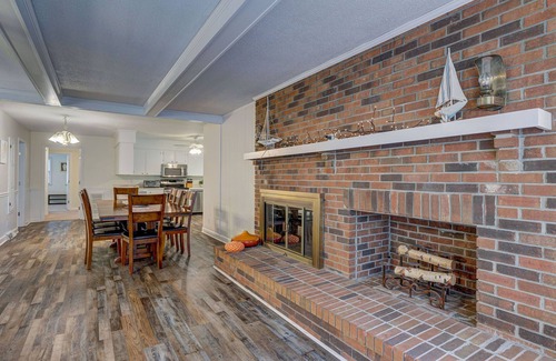 Myrtle Grove Casa | Large Ranch house in Wilmington