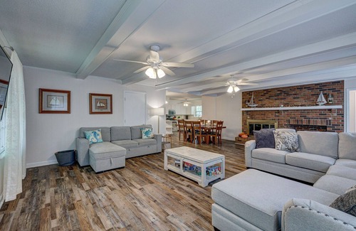 Myrtle Grove Casa | Large Ranch house in Wilmington