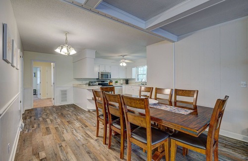 Myrtle Grove Casa | Large Ranch house in Wilmington