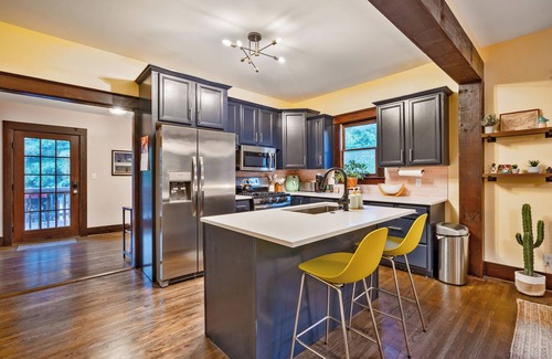 Greenwood Casa | Large, Renovated Hip & Historic Craftsman in 5 Points - 2 Miles from Downtown