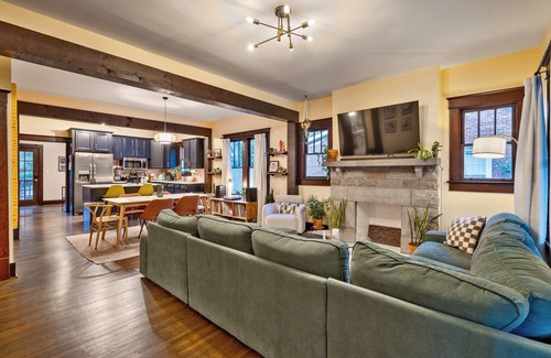Greenwood Casa | Large, Renovated Hip & Historic Craftsman in 5 Points - 2 Miles from Downtown