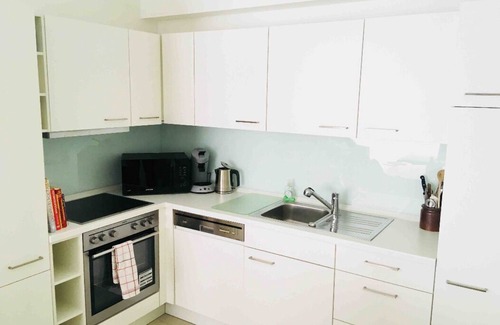 Gare Apartamento | Large Retro Chic Flat 100m2 in City Center - Parking