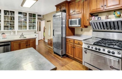 Warrenton Casa | Large Room Facing the Manor Lawn