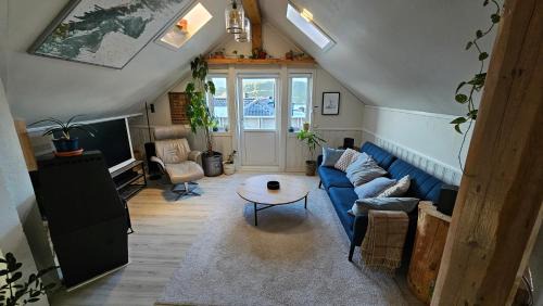 Alesund Casa | Large room, unique loftspartment, balcony, free parking