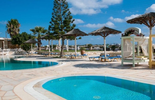 Ampelas Apartamento | Large Rooms,apartments.all the Room Viewing to the sea and the Swimming Pool