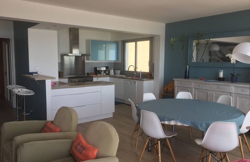 Pornichet Apartamento | LARGE SOUTH-FACING 4-BEDROOM APARTMENT WITH DIRECT BEACH ACCESS