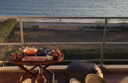Pornichet Apartamento | LARGE SOUTH-FACING 4-BEDROOM APARTMENT WITH DIRECT BEACH ACCESS