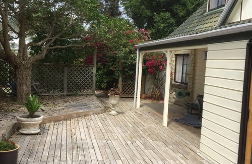 Waikanae Casa | Large spacious family home 3 minutes drive to beach