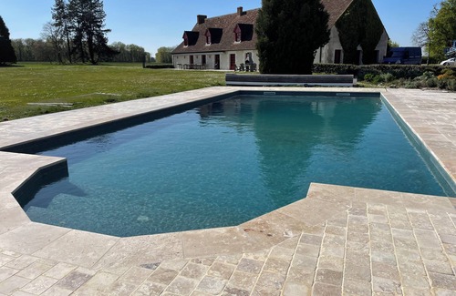 Monthou-sur-Cher Casa | Gran casa espaciosa y relajante con tenis y estanque - 12 a 16p: ciervo
