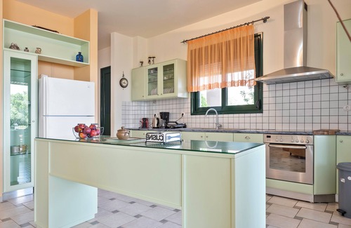 Keratokambos Casa | Large spacious holiday home right on Keratokampos beach