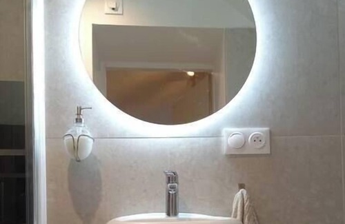 Montboucher-sur-Jabron Apartamento | Large studio with garden and free parking