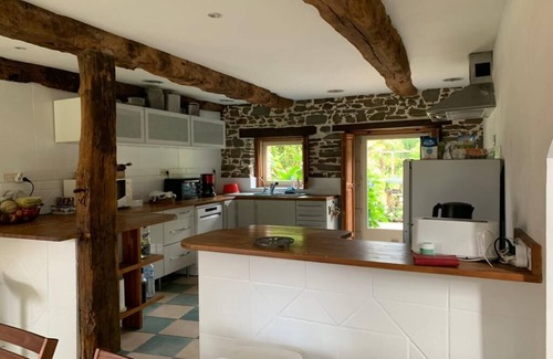 Roz-Landrieux Casa | Large stone house in a green setting