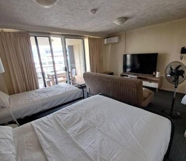 Fortitude Valley Apartamento | Large studio balcony, spa & pool