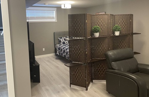 Regina Apartamento | Large studio basement suite