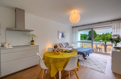 Benodet Apartamento | Estudio grande, pies en el agua!