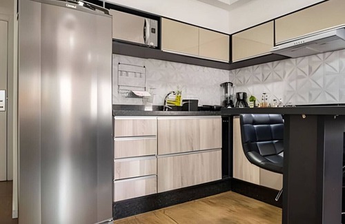 Matriz Apartamento | Large studio for 4 people opposite shopping mall, Batel