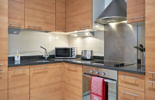 Grand Canal Dock Condominio | Large Stylish, Bright & Luxurious 2 Bed Apartment