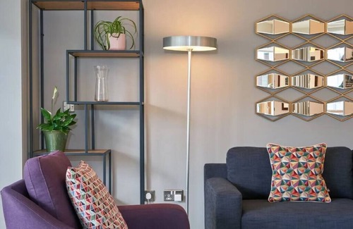 Grand Canal Dock Condominio | Large Stylish, Bright & Luxurious 2 Bed Apartment