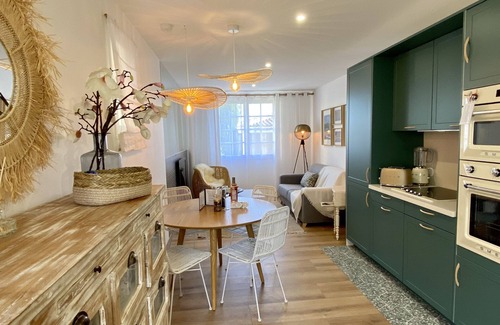 Sanary-sur-Mer Apartamento | Large T2 with terrace, tastefully decorated, ideally located