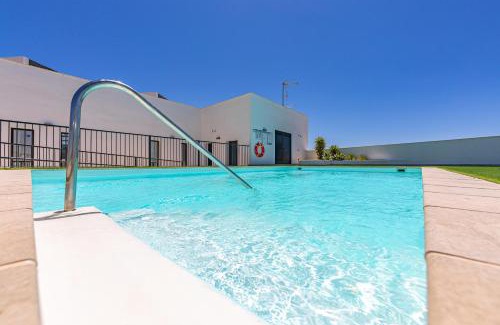 Tarifa Apartamento | Large terrace, swimming pool, private garage and fiber