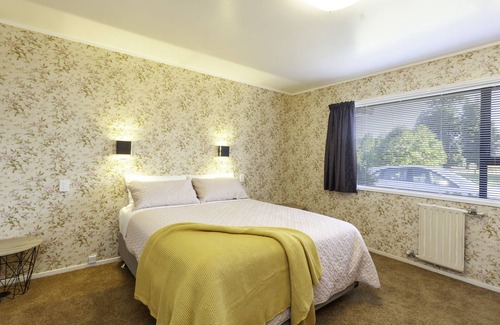 Rotorua Casa | Large Town House close to Golf club Te puia and Polynesian Spa