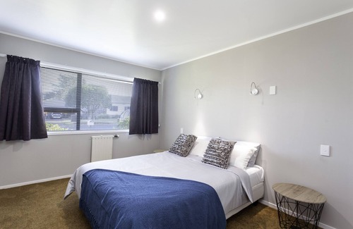 Rotorua Casa | Large Town House close to Golf club Te puia and Polynesian Spa