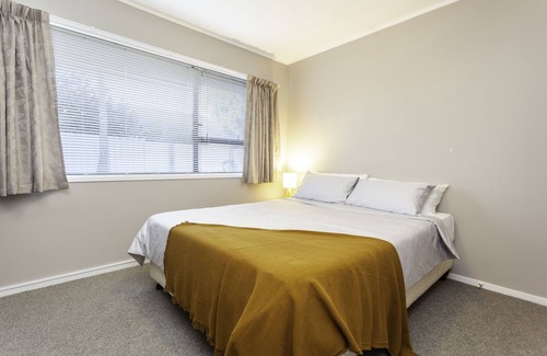 Rotorua Casa | Large Town House close to Golf club Te puia and Polynesian Spa