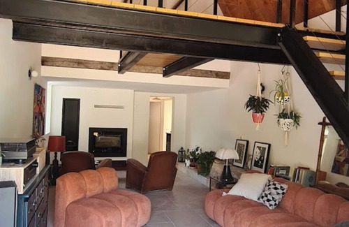Marcilhac-sur-Cele Casa | Large traditional stone house in peaceful countryside